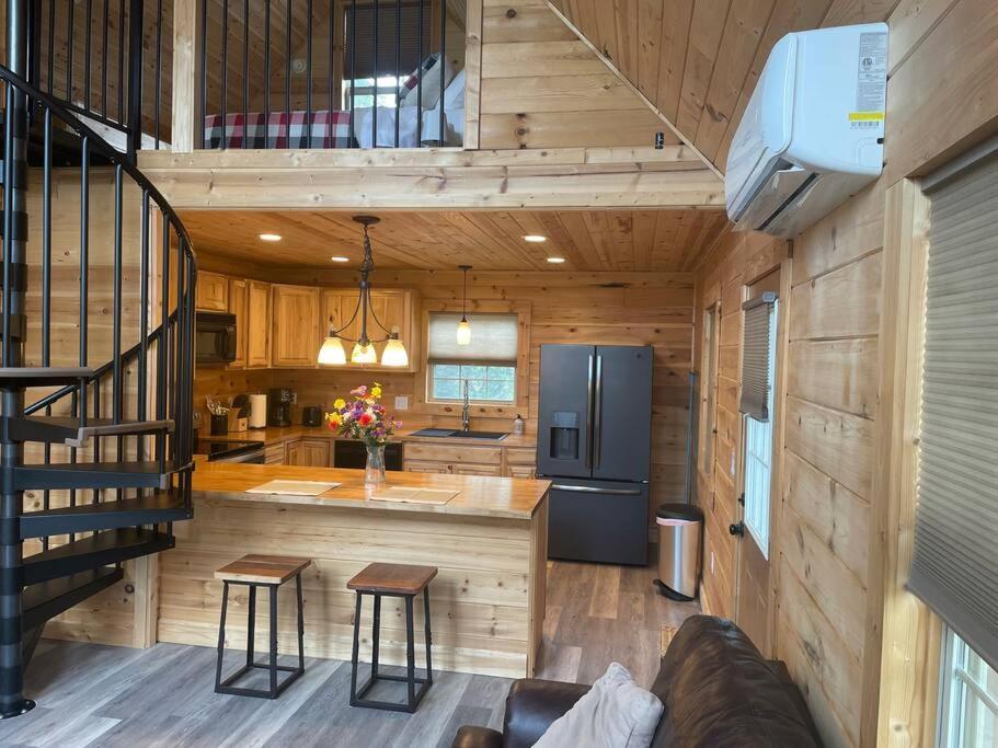 Cozy 1 Bedroom Cabin In The Heart Of Jonesborough Exterior photo